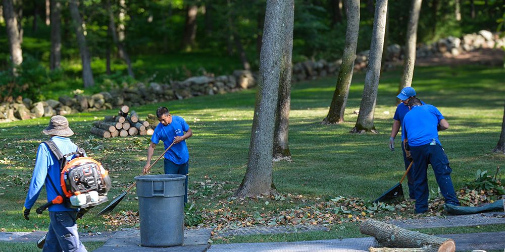 TurfManagement_EmployeesLandscape_GalleryShots_4_1000